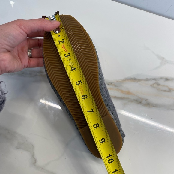 Aetrex Kylie slip on wool like slippers. - Picture 5 of 7